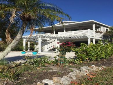 Longboat Key Three Bedroom Walk to Beach Home